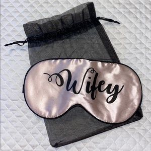 NWOT Classy Bride Silk “Wifey” Eye Mask